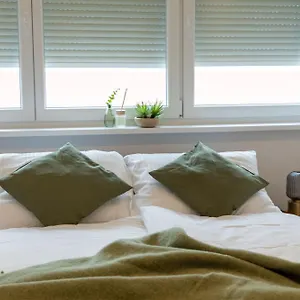 Apartment Large - Great For Groups - With Balcony Or Terrace, Vienna
