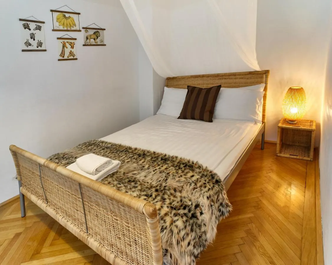 State Opera Alley Lodge Wien Österreich