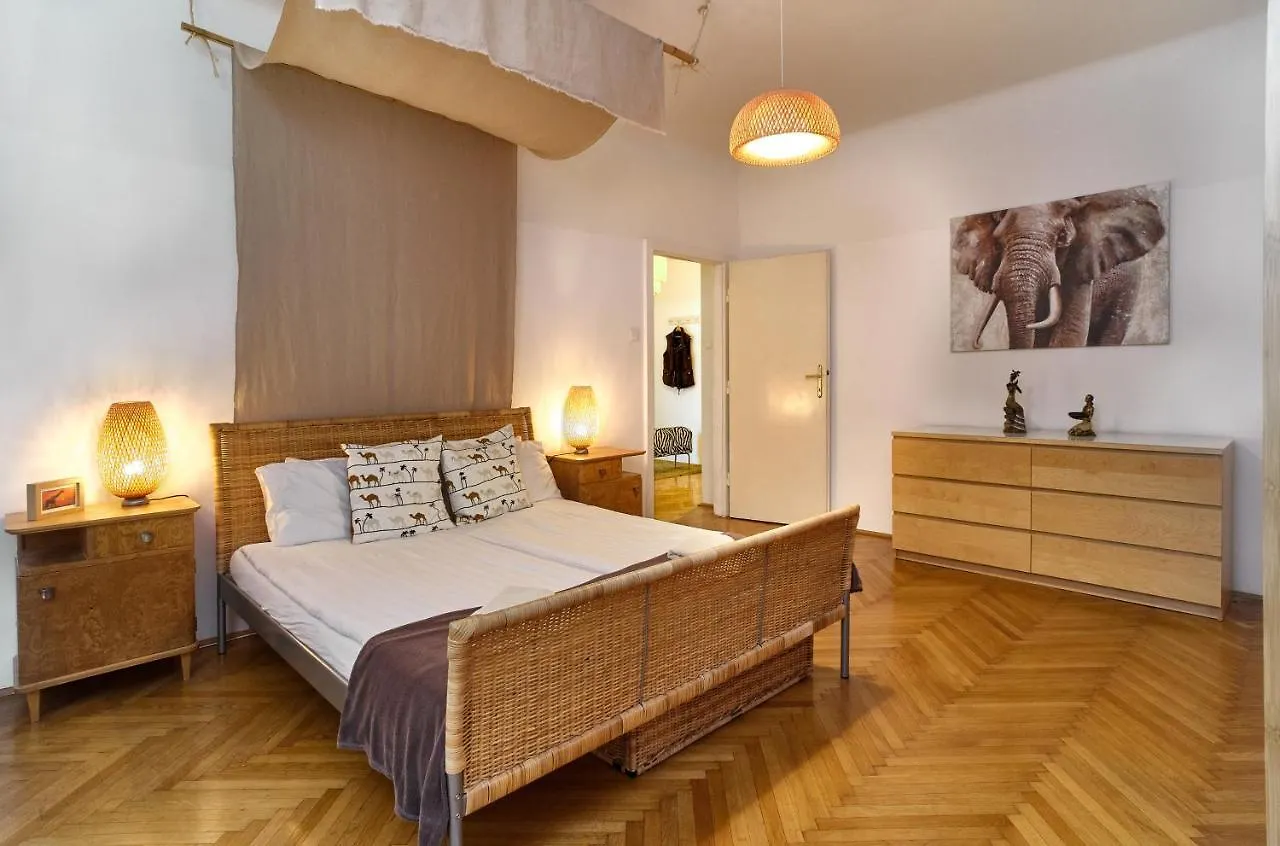 State Opera Alley Lodge Wien